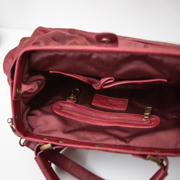 Jessica Simpson Purse with Ruffles! - Picture 8 of 10